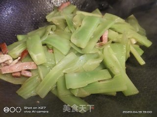 红肠炒莴笋的做法步骤：6