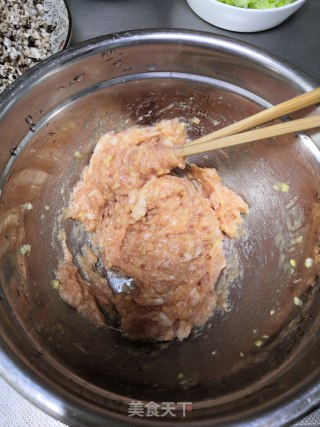 玉米面三鲜饺子的做法步骤：6