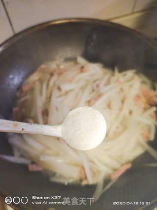 红肠肉丝炒萝卜的做法步骤：6