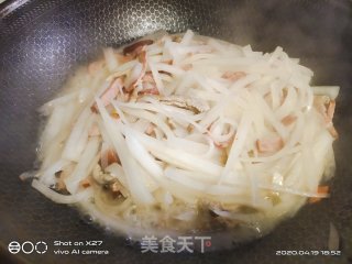 红肠肉丝炒萝卜的做法步骤：8
