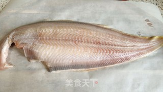 香煎龙利鱼的做法步骤：2