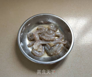 西芹虾仁炒腰果的做法步骤：2