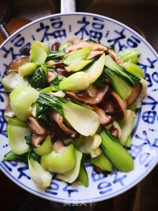 香菇炒油菜的做法步骤：10
