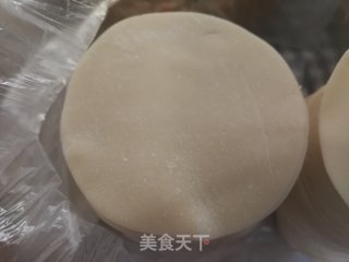 香辣槐花猪肉饺的做法步骤：12