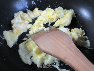 菠萝炒鸡蛋的做法步骤：4
