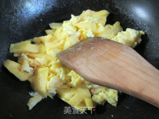 菠萝炒鸡蛋的做法步骤：6