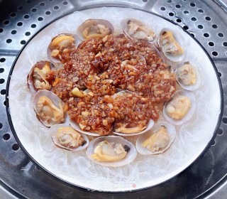 蒜蓉粉丝蒸花蛤的做法步骤：9