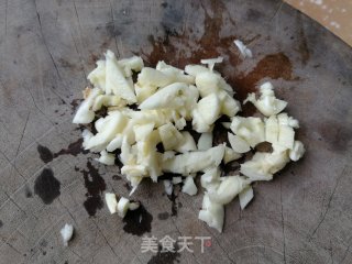 蒜香油麦菜的做法步骤：3
