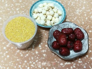 红枣莲子小米粥的做法步骤：1