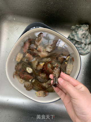 爆炒十三香龙虾的做法步骤：1
