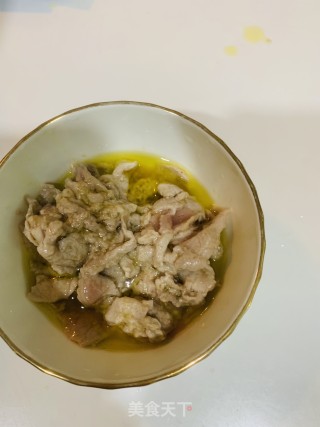 羊角椒炒肉片的做法步骤：2