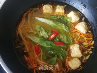 油豆腐菌汤米粉的做法步骤：12