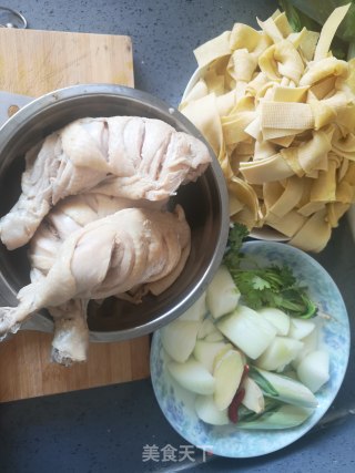 下饭菜卤大鸡腿豆皮的做法步骤：3