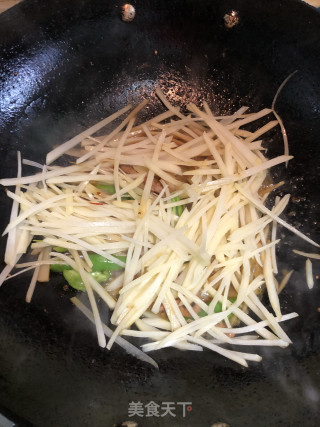土豆肉丝的做法步骤：4