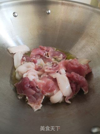 家常青椒炒肉的做法步骤：3