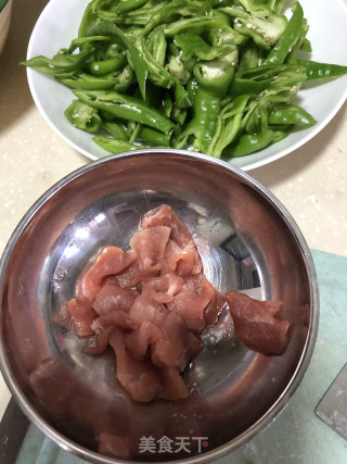青椒肉片的做法步骤：1