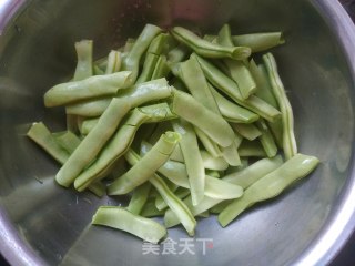 四季豆烧排骨的做法步骤：2