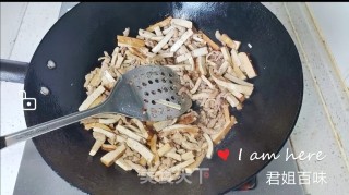 芹菜肉丝的做法步骤：5