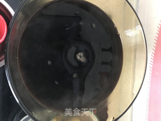 凉粉草熬出来的凉粉的做法步骤：5