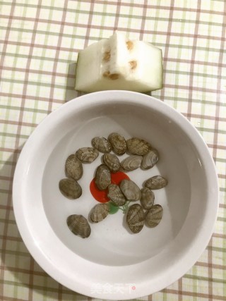 花蛤冬瓜汤的做法步骤：1