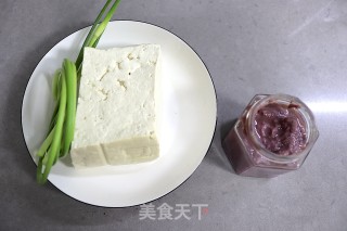 虾酱炖豆腐的做法步骤：1
