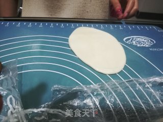 酥掉渣的蛋黄酥的做法步骤：11