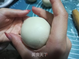 酥掉渣的蛋黄酥的做法步骤：18