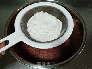 仿红丝绒蛋糕卷的做法步骤：4
