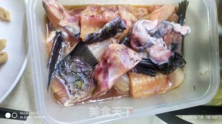 红烧鱼骨的做法步骤：1