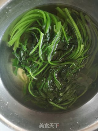 凉拌菠菜的做法步骤：3