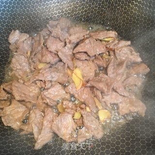 洋葱炒牛肉的做法步骤：3