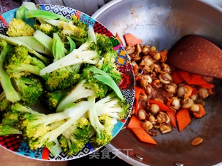 西兰花扇贝肉的做法步骤：10