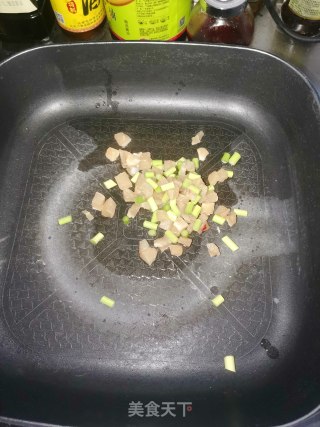 蒜毫炒鸡丁的做法步骤：3