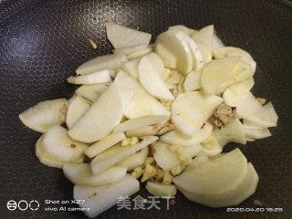 香菇肉末烧萝卜的做法步骤：3