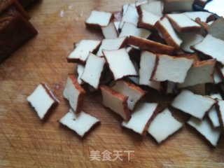 麻辣香干的做法步骤：1