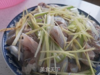香辣牛蛙的做法步骤：1