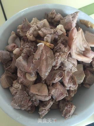 红烧鸭肉的做法步骤：1