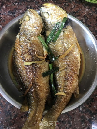 香煎黄花鱼的做法步骤：3