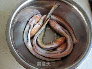 酱烧楞巴鱼的做法步骤：1