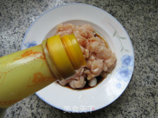 酸豆角炒鸡丁的做法步骤：5