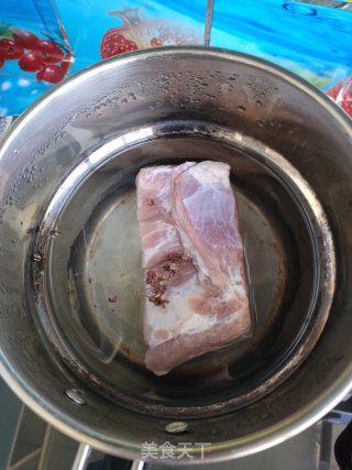 梅干菜烧肉的做法步骤：1
