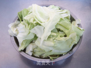 包菜炒鸡蛋的做法步骤：1