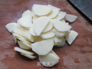豆豉鲮鱼炒土豆的做法步骤：4