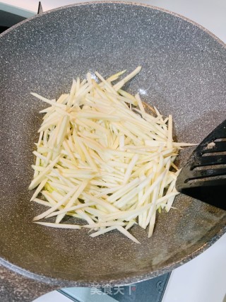 茭白肉丝的做法步骤：4