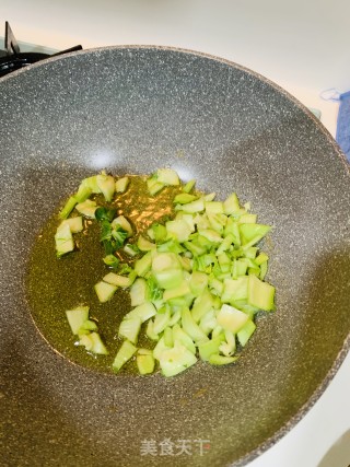 菜炒饭的做法步骤：1