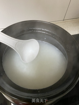 皮蛋瘦肉粥的做法步骤：3
