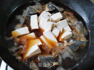 鲜上加鲜~鲫鱼鲜蘑炖豆腐的做法步骤：6