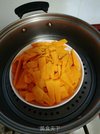 南瓜发糕的做法步骤：2
