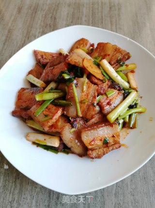 回锅肉的做法步骤：1
