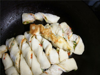 生煎小花卷的做法步骤：12